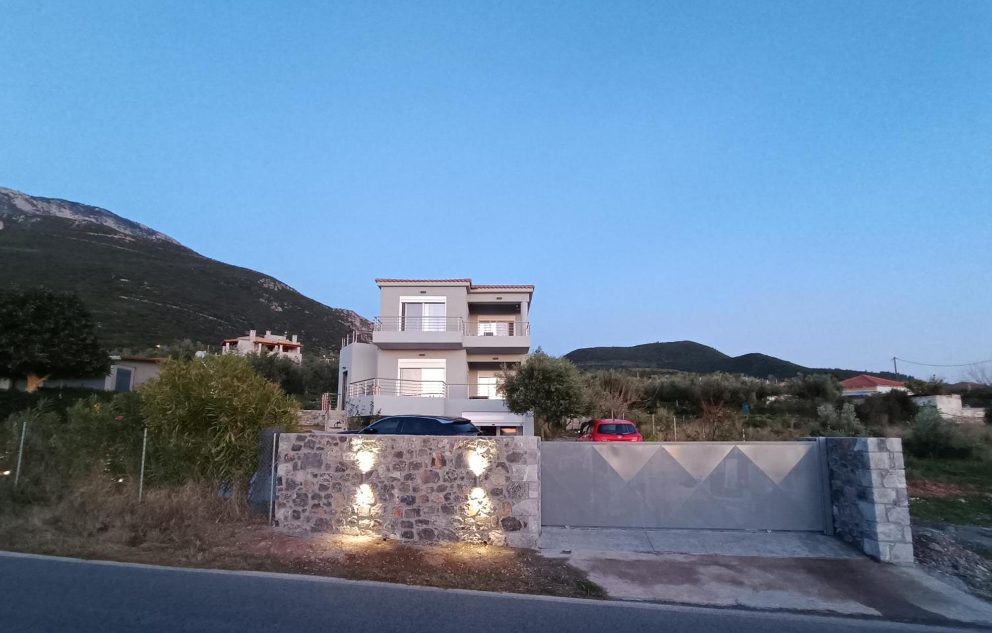 Evilenia Luxury Apartments Kalamata Exteriör bild